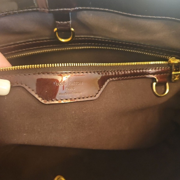 Louis Vuitton Vernis Amarante Willshare - Picture 10 of 17